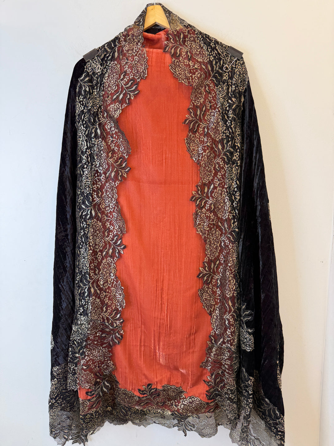Aneira – Crushed Velvet Lace Suit