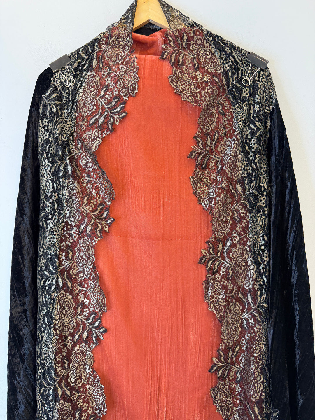 Aneira – Crushed Velvet Lace Suit