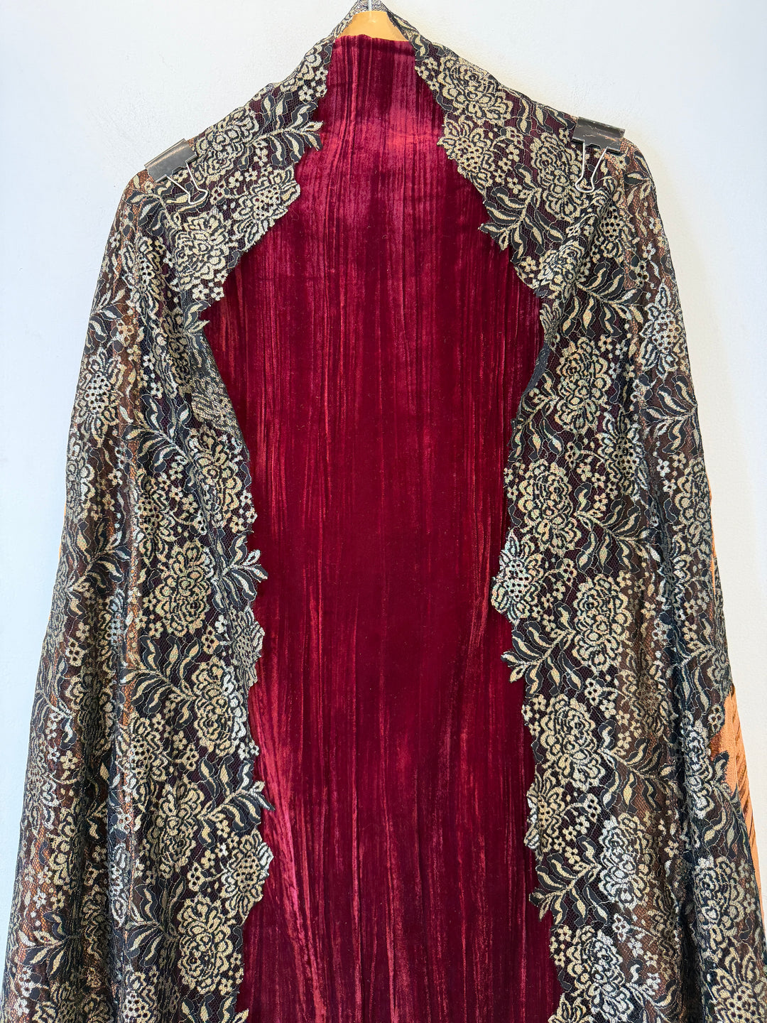 Aneira – Red Crushed Velvet Lace Suit