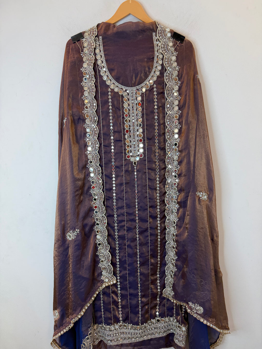 Zaretta – Glass Organza Mirror Aari Suit