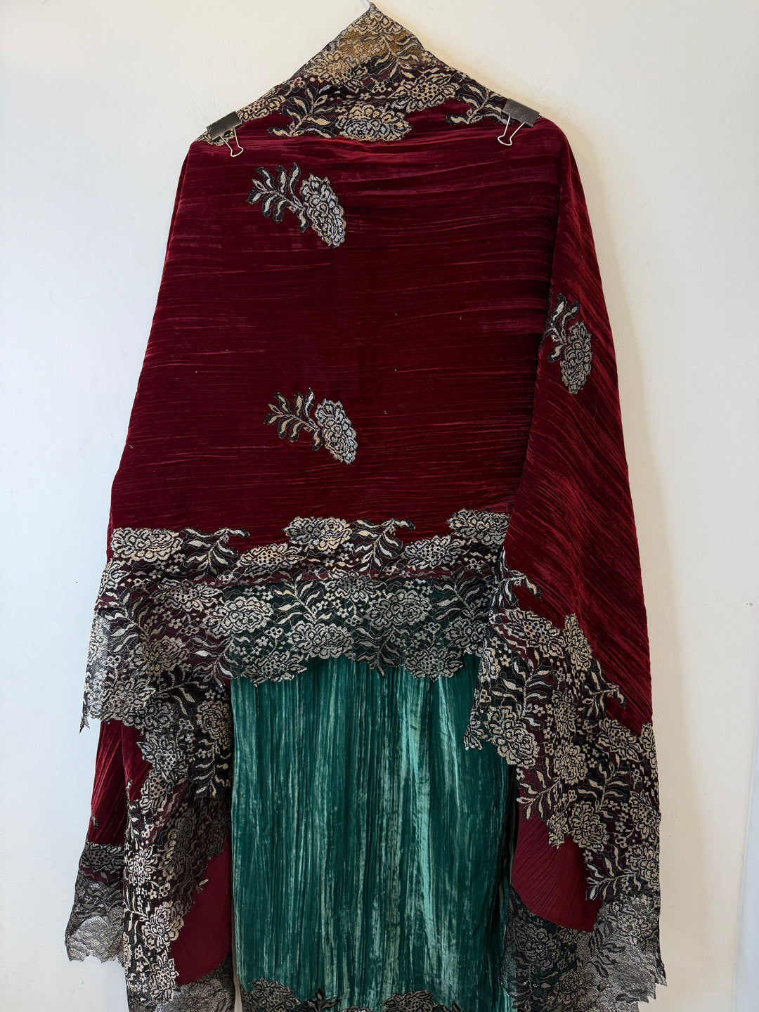 Abeera – Crushed Velvet Lace Suit