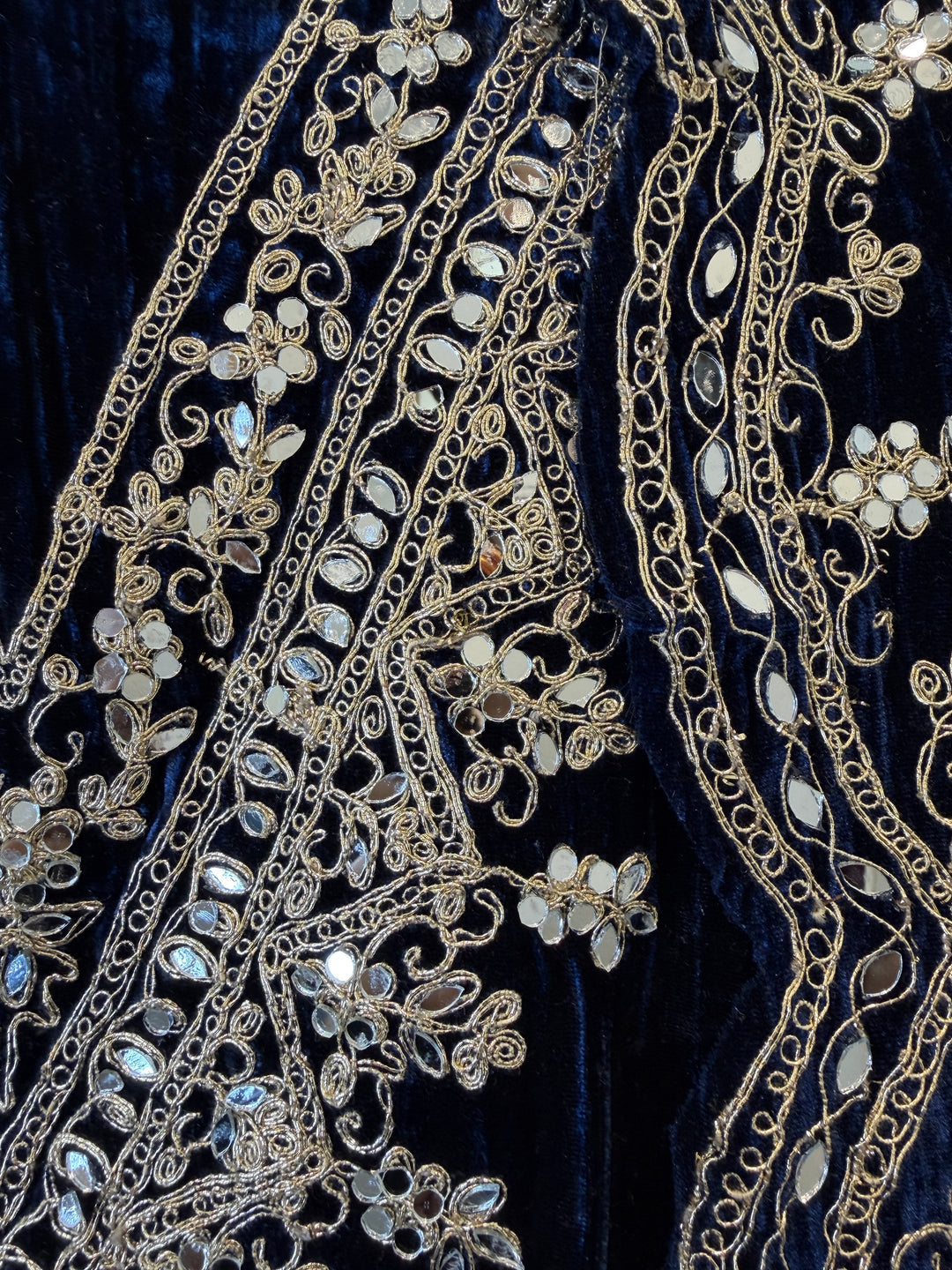 Zareen – Blue Crushed Velvet Mirror Work Suit