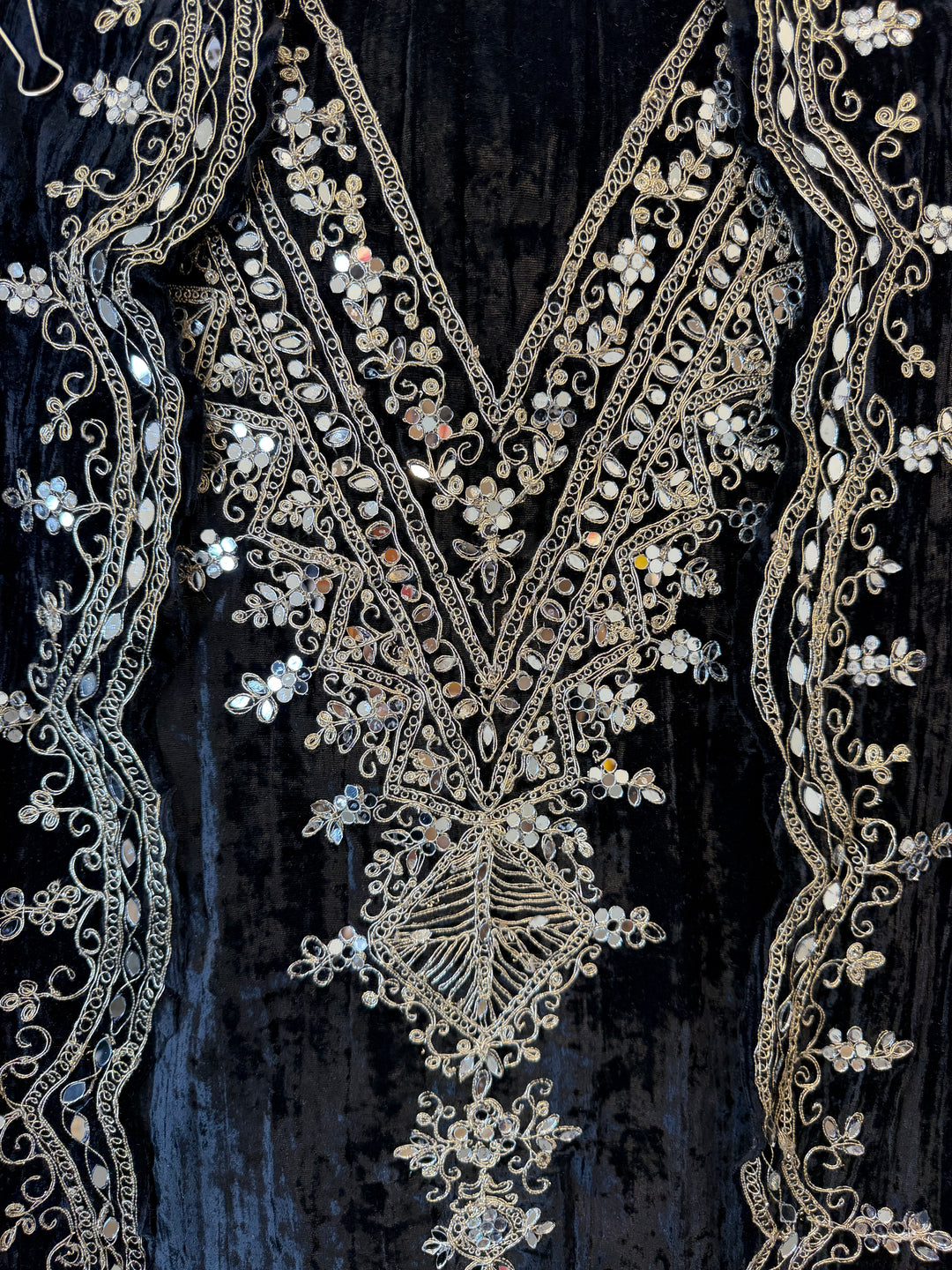 Zareen – Black Crushed Velvet Mirror Work Suit