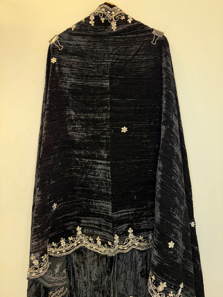 Zareen – Black Crushed Velvet Mirror Work Suit