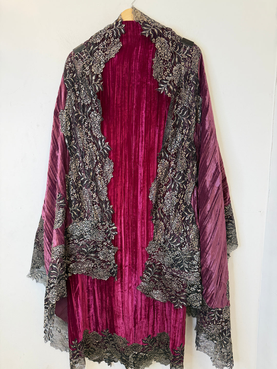 Abeera – Crushed Velvet Lace Suit