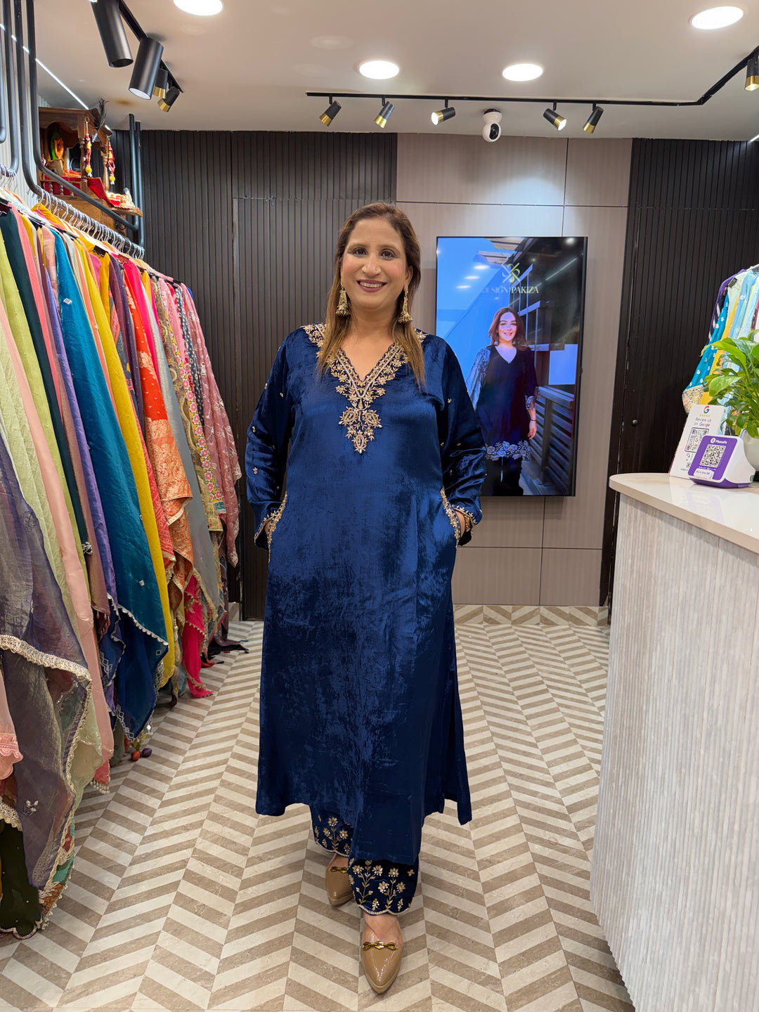 Zahveen – Velvet Dabka &amp; Cutdana Work Set