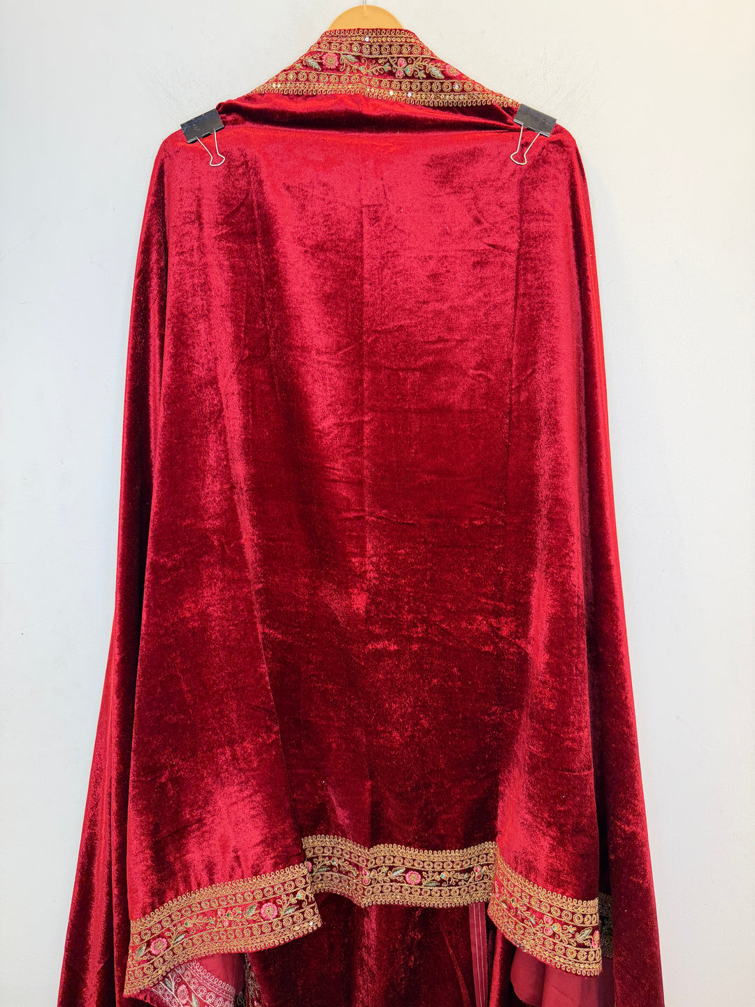 Mahel – Silk Velvet Threadwork Suit
