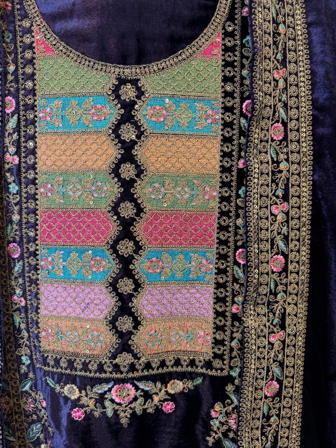 Mahel – Silk Velvet Threadwork Suit