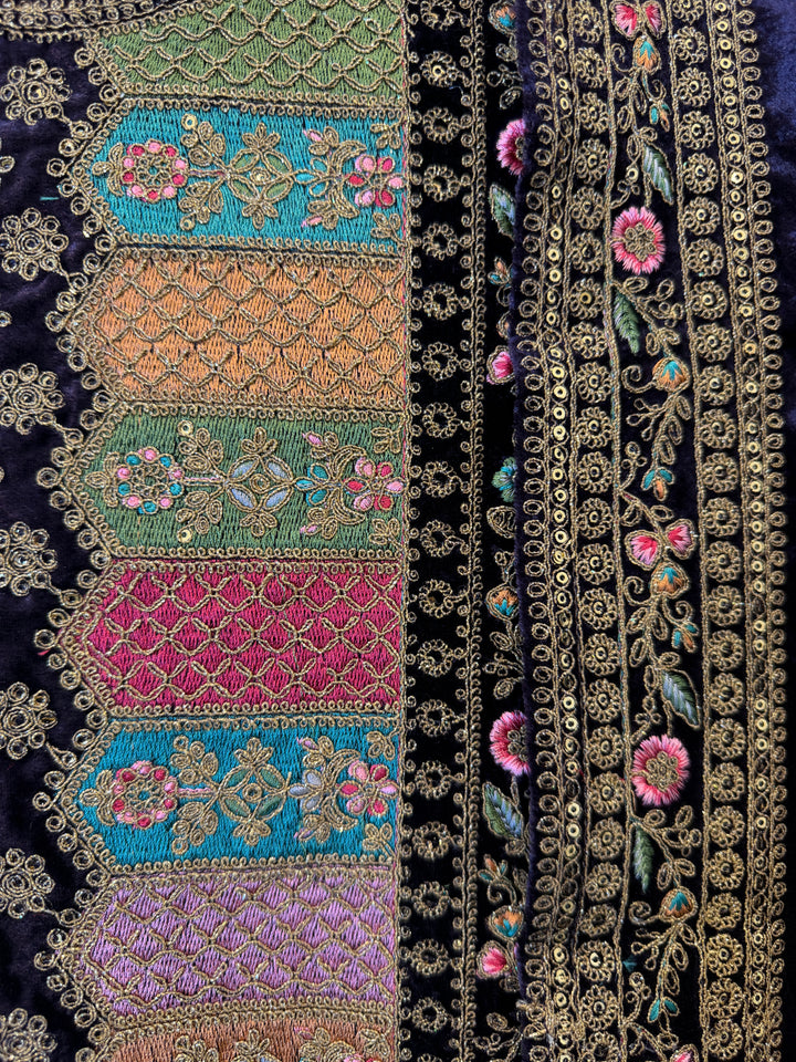 Mahel – Silk Velvet Threadwork Suit