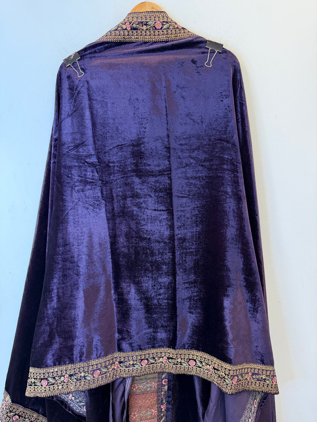 Mahel – Silk Velvet Threadwork Suit