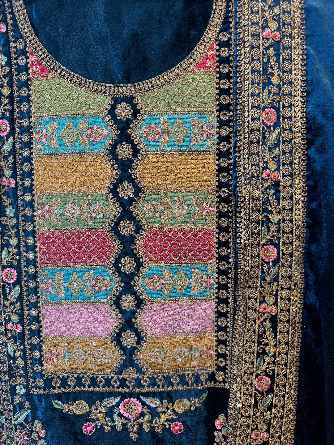 Mahel – Silk Velvet Threadwork Suit