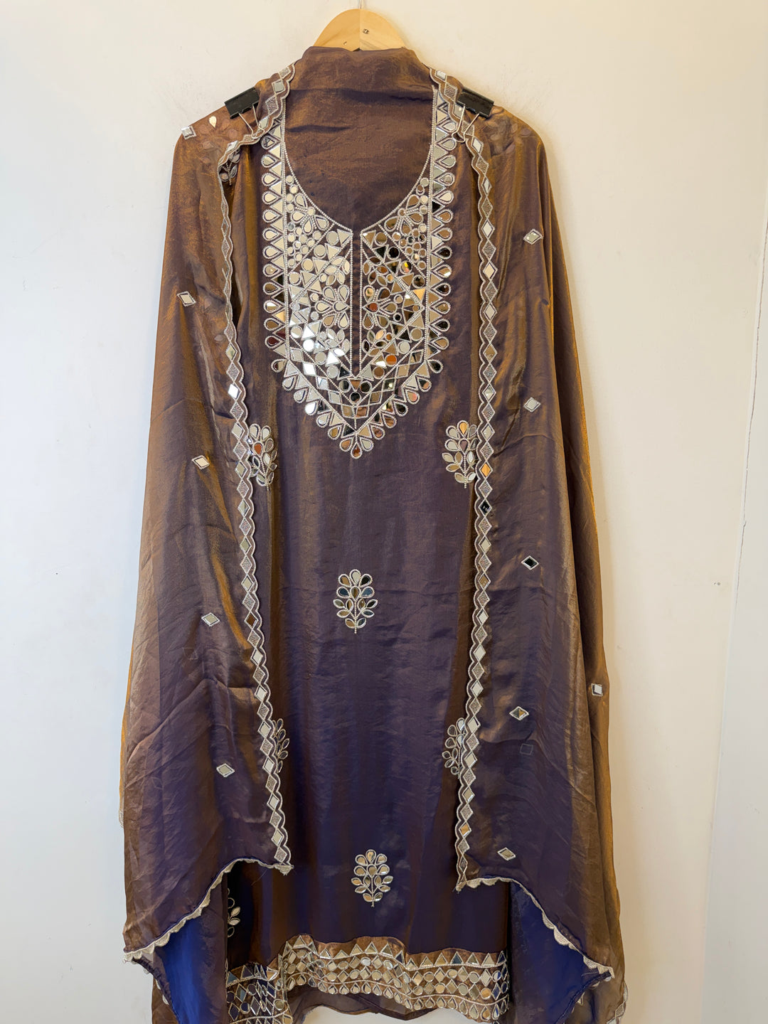 Ishara – Glass Organza Mirror Work Suit