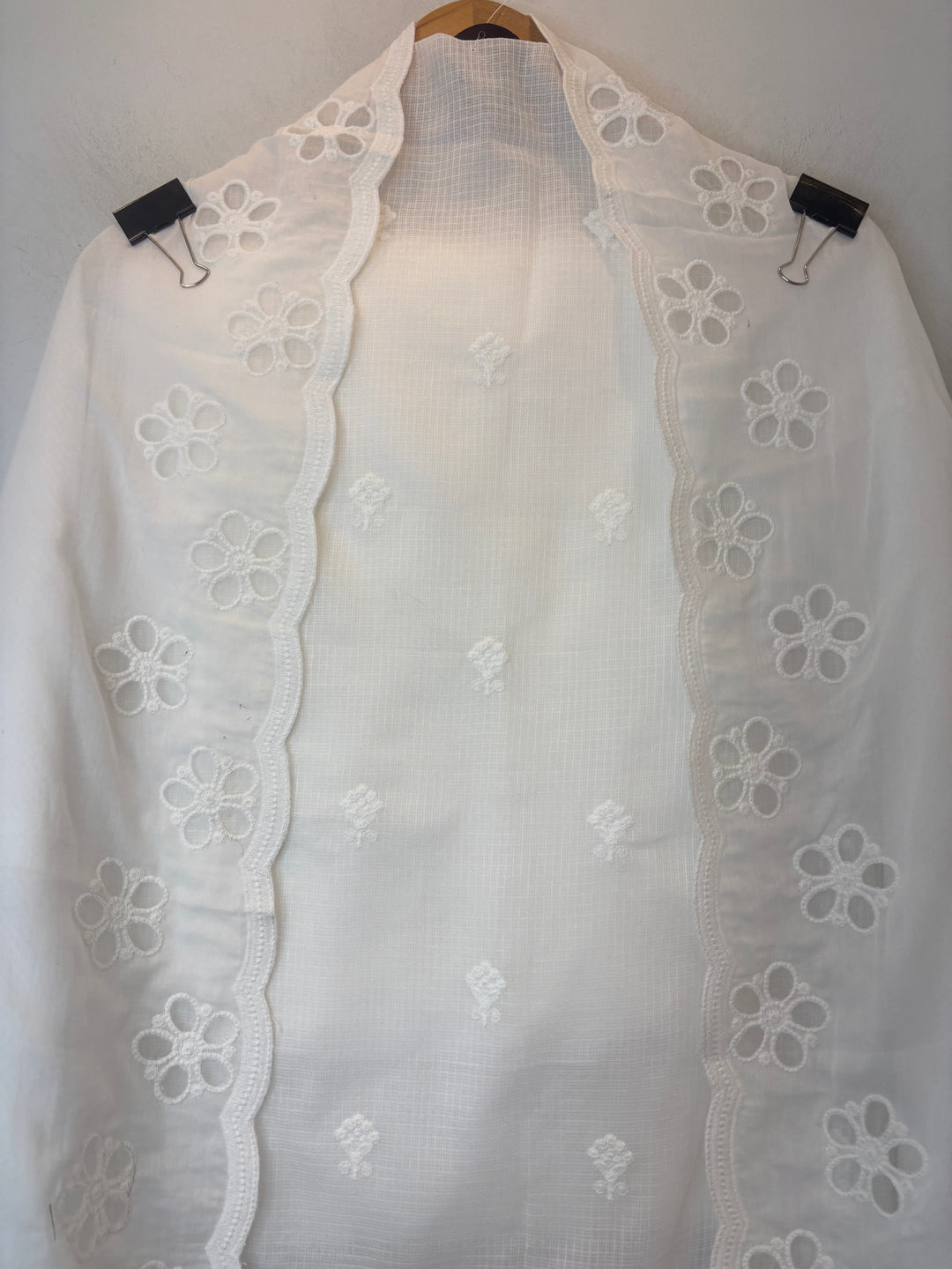 White Kota Cotton Suit Set with Embroidered Floral Detailing