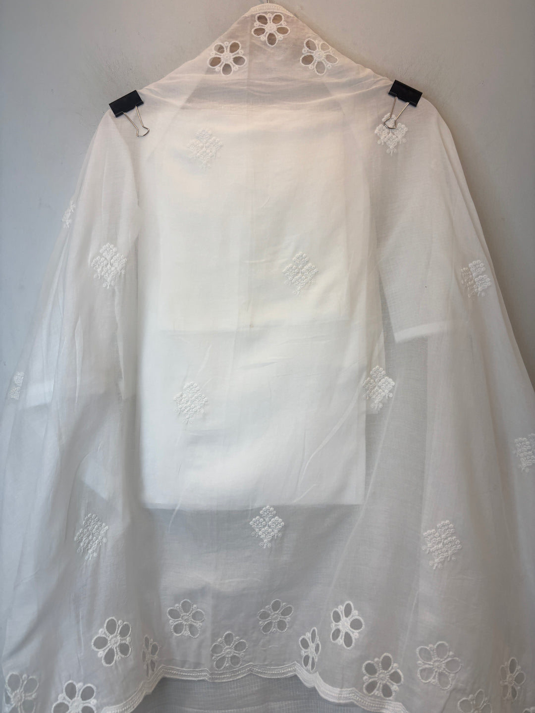 White Kota Cotton Suit Set with Embroidered Floral Detailing