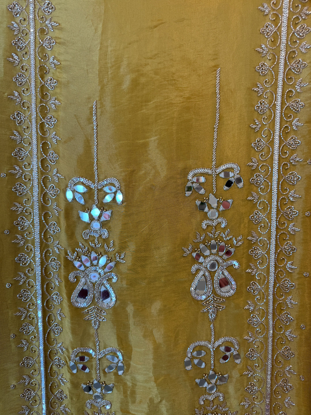 Zahira – Tissue Handworked Suit