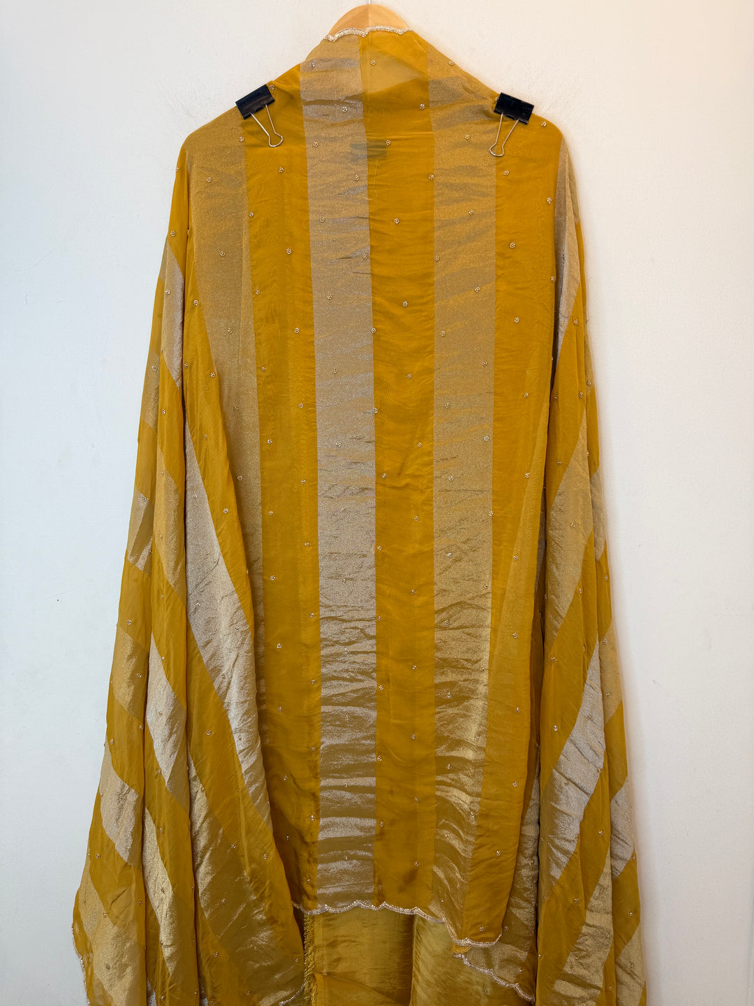 Zahira – Tissue Handworked Suit