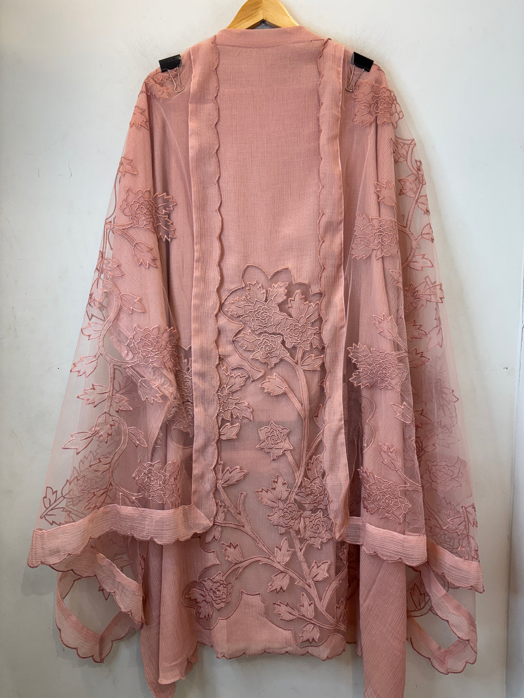 Peach Crush Mul Appliqué Suit Set with Cutwork Detailing