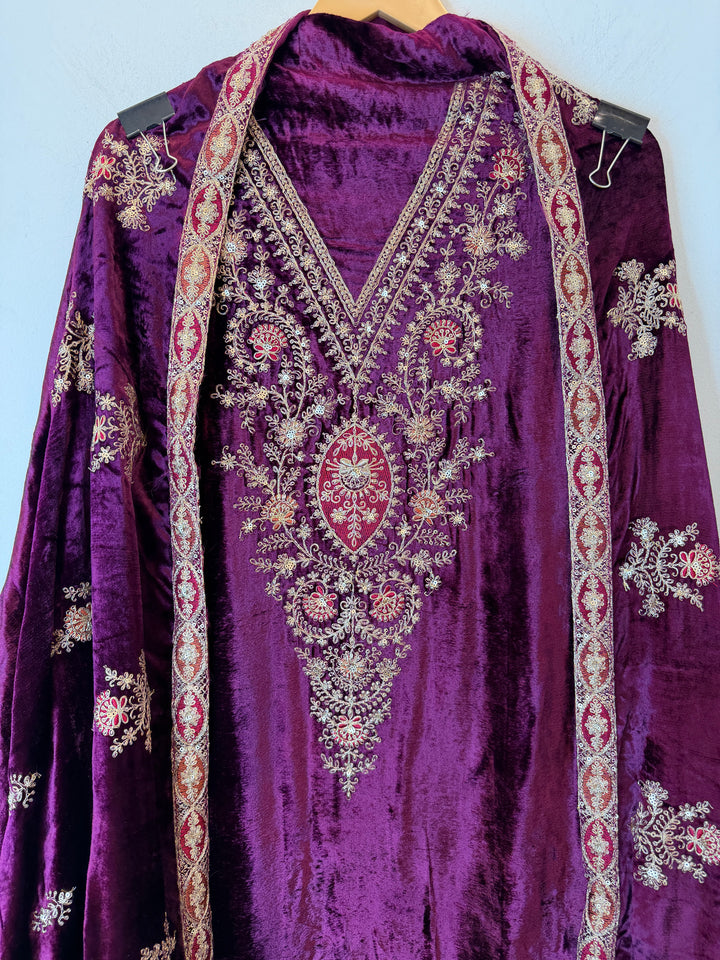 Viara – Silk Velvet Zari Suit