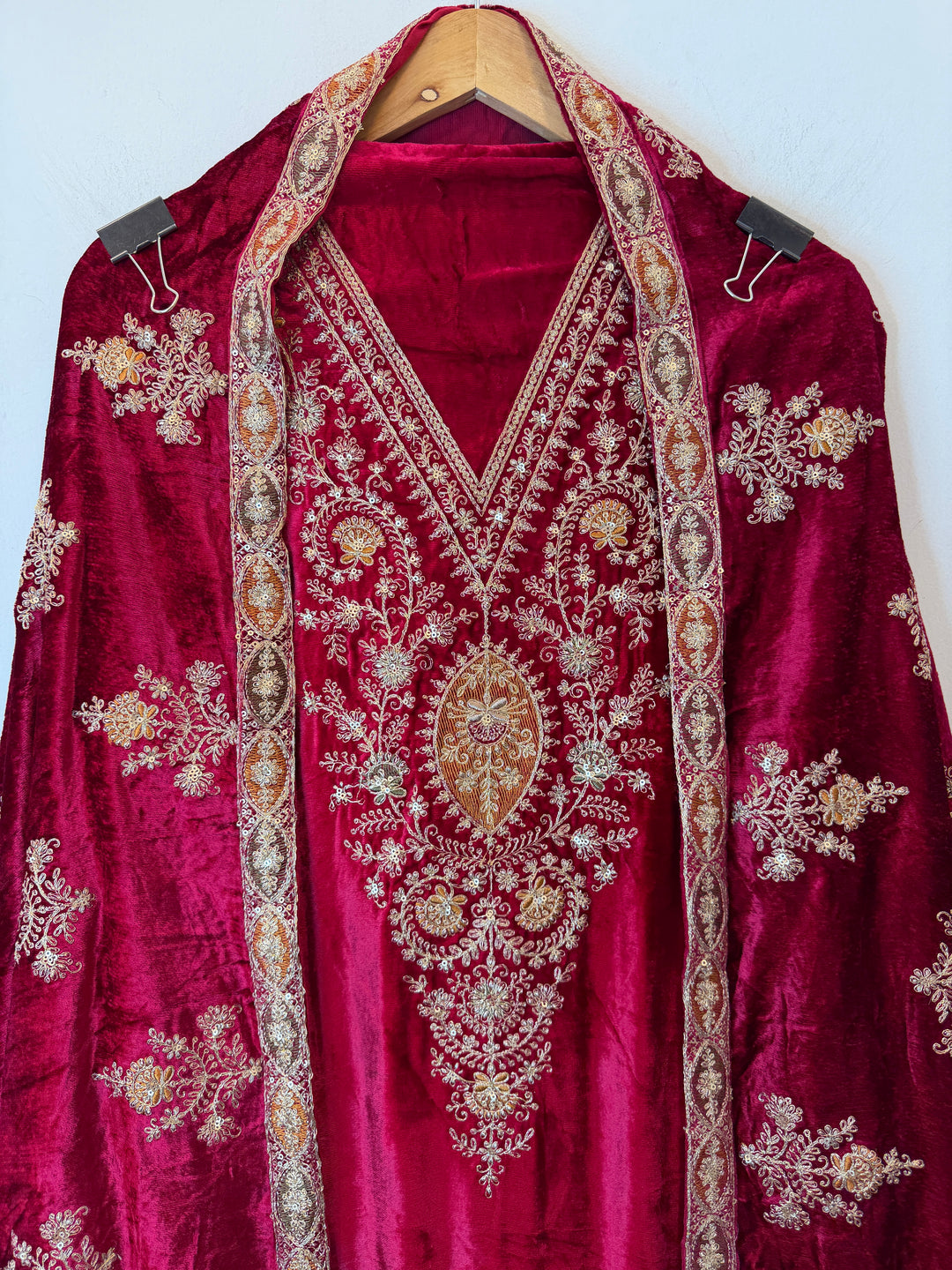 Viara – Silk Velvet Zari Suit