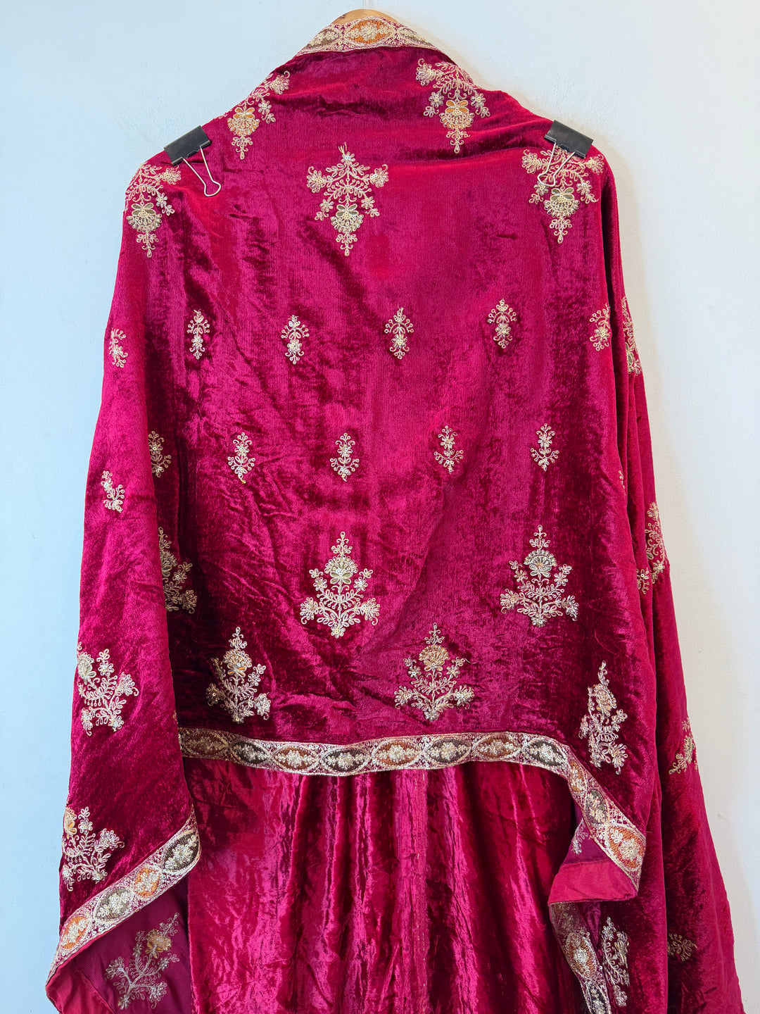 Viara – Silk Velvet Zari Suit
