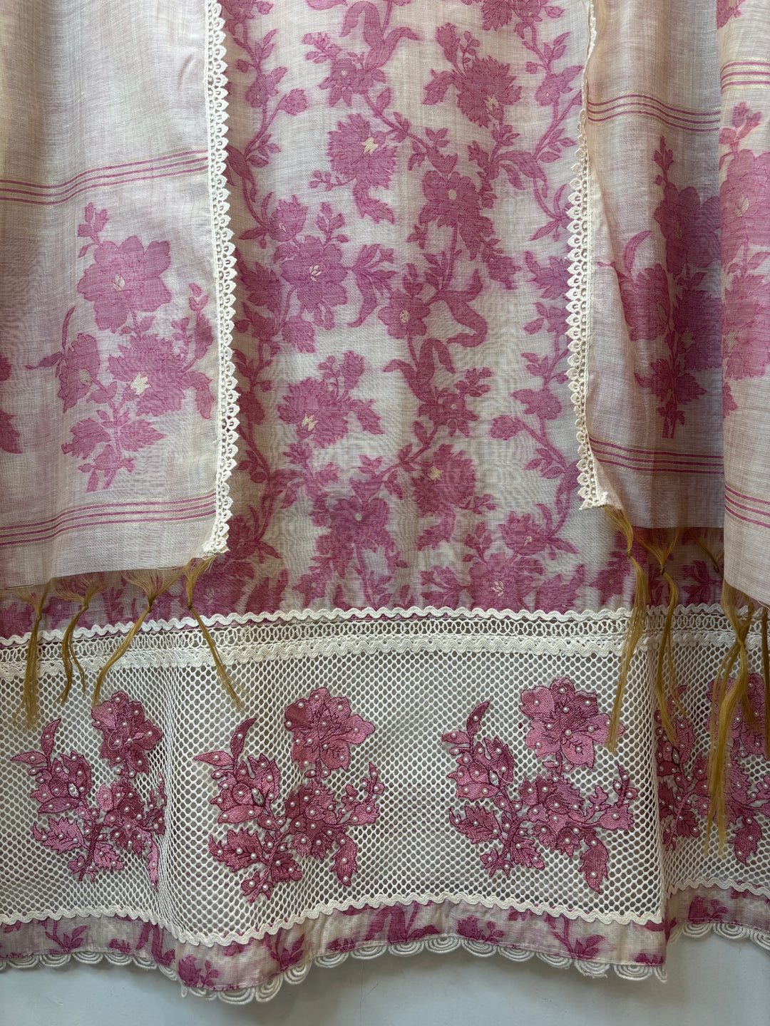 Pink Jamdhani Woven Suit Set with Appliqué &amp; Lace Detailing