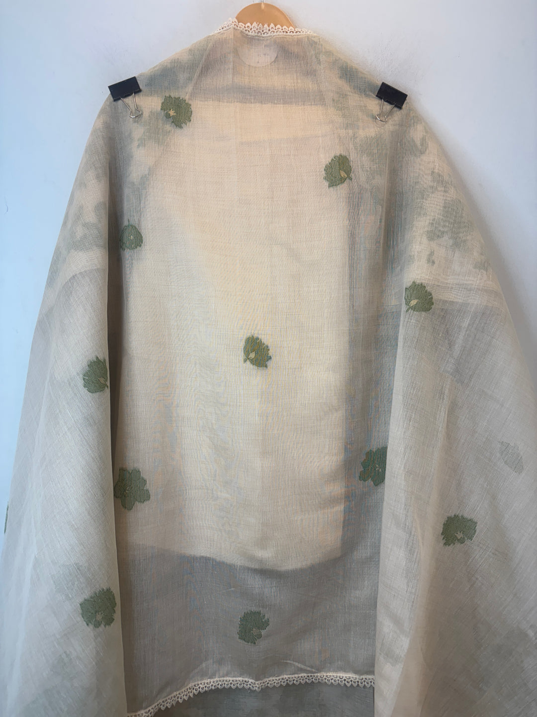 White Crush Mul Appliqué Suit Set with Cutwork Detailing