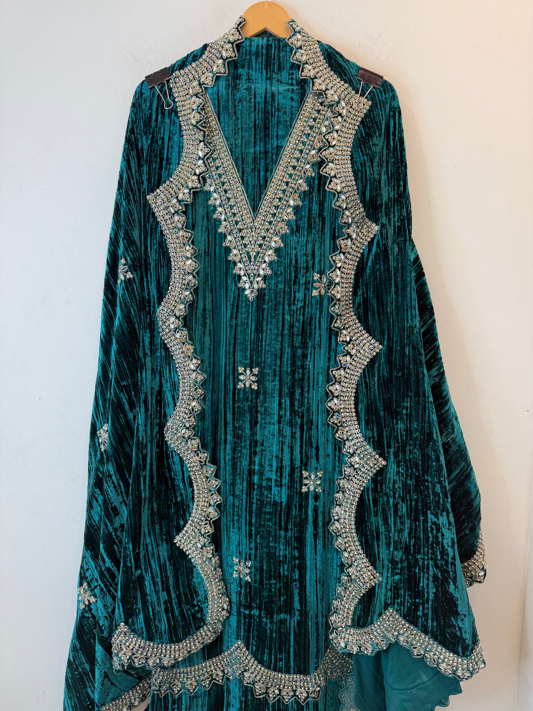 Zerina – Crushed Velvet Mirror Work Suit