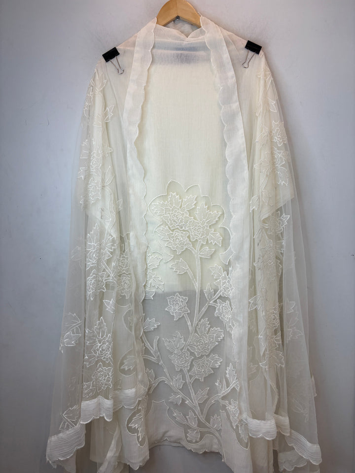 White Crush Mul Appliqué Suit Set with Cutwork Detailing