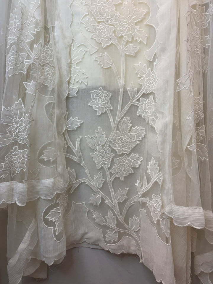 White Crush Mul Appliqué Suit Set with Cutwork Detailing