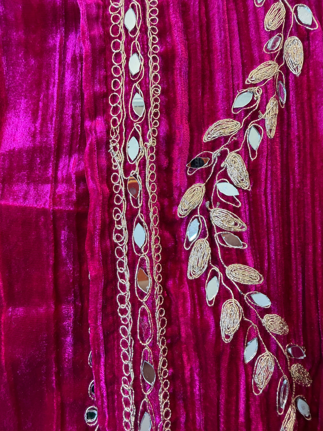 Maizah – Crushed Velvet Ambi Mirror Suit