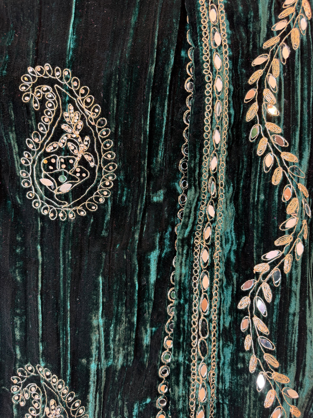 Maizah – Crushed Velvet Ambi Mirror Suit