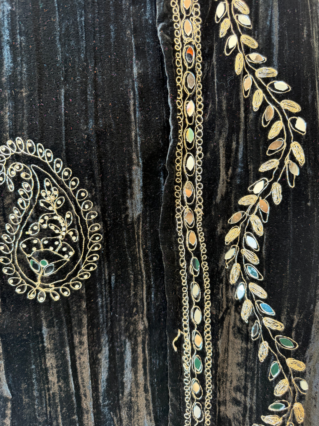 Maizah – Crushed Velvet Ambi Mirror Suit