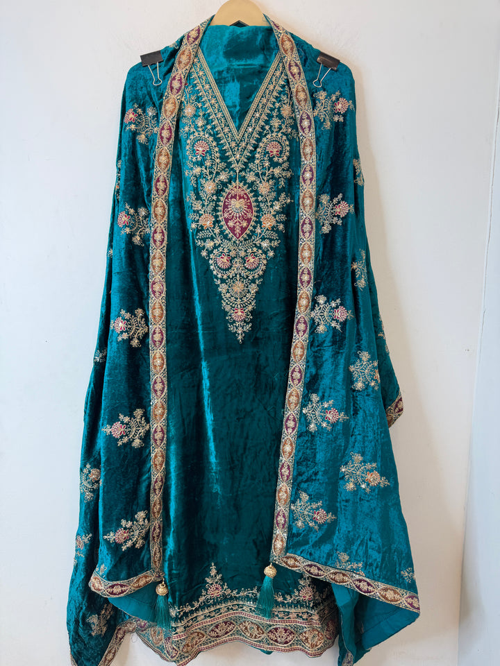 Raveena – Silk Velvet Dori Work Suit