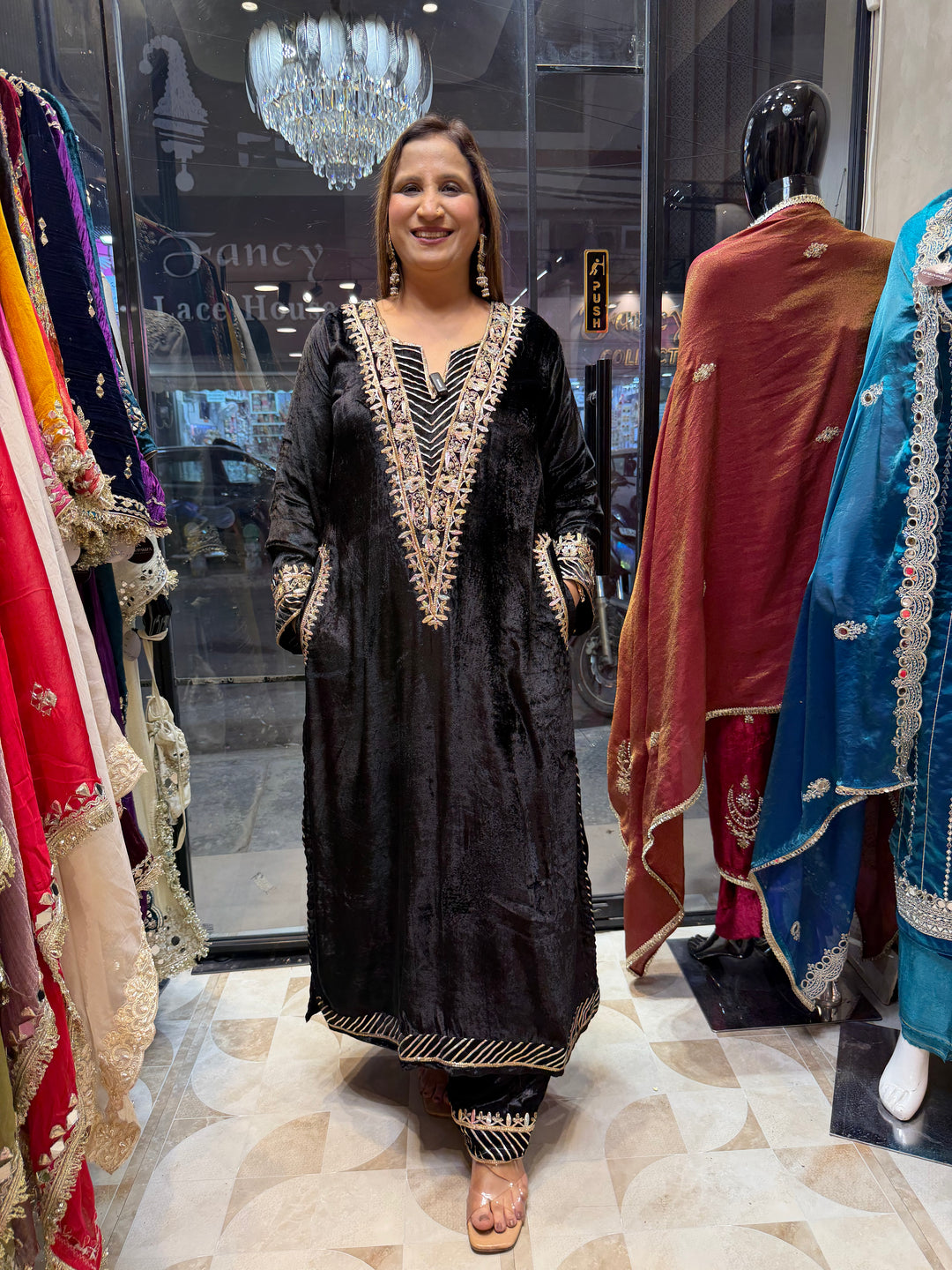 Riyana – Velvet Gota Dori Work Set