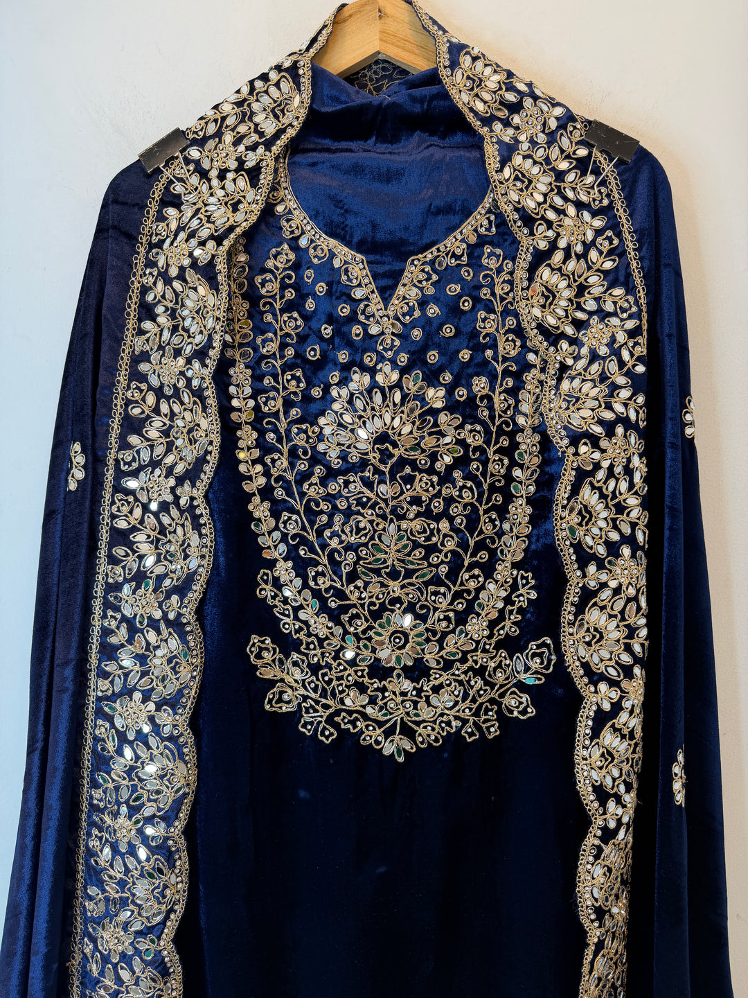 Zayana – Velvet Dori Mirror Work Suit