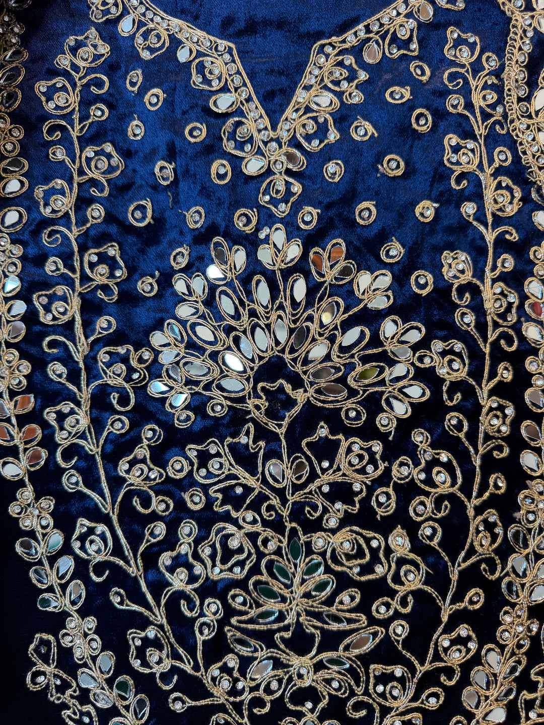 Zayana – Velvet Dori Mirror Work Suit