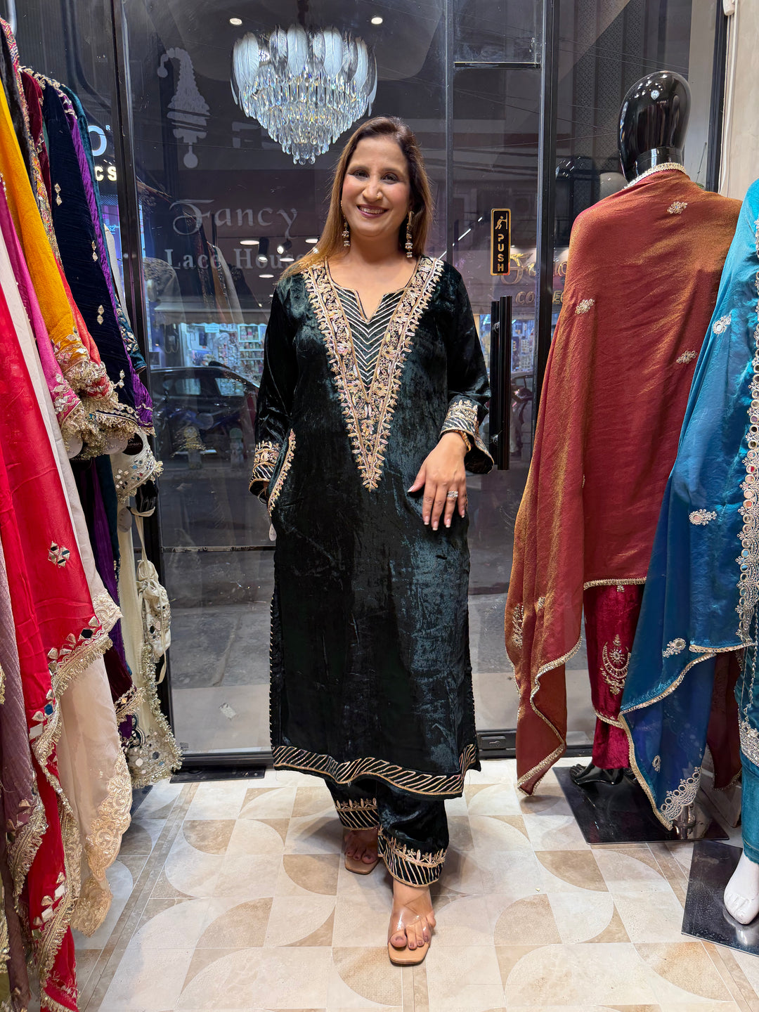 Riyana – Velvet Gota Dori Work Set