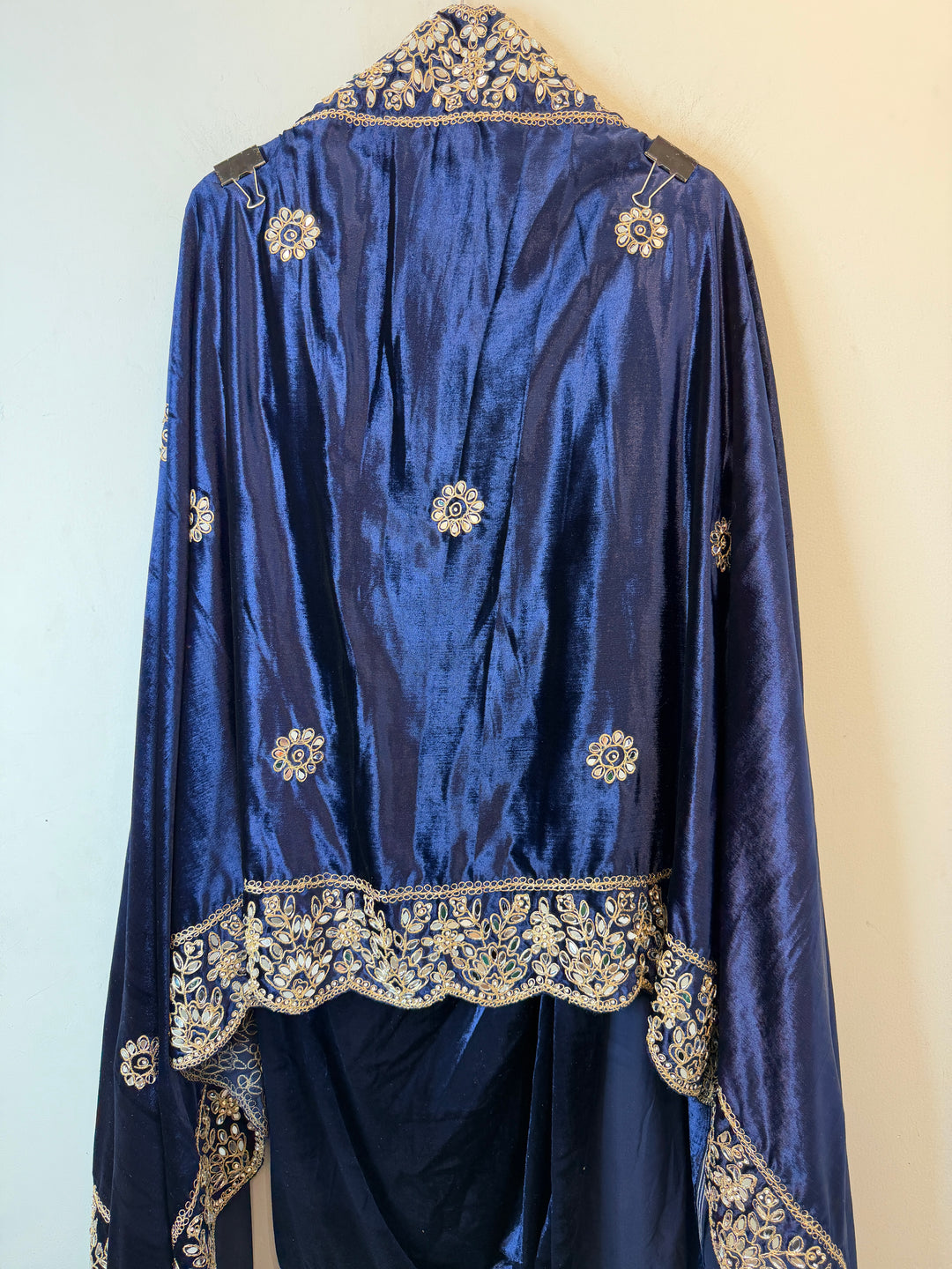 Zayana – Velvet Dori Mirror Work Suit