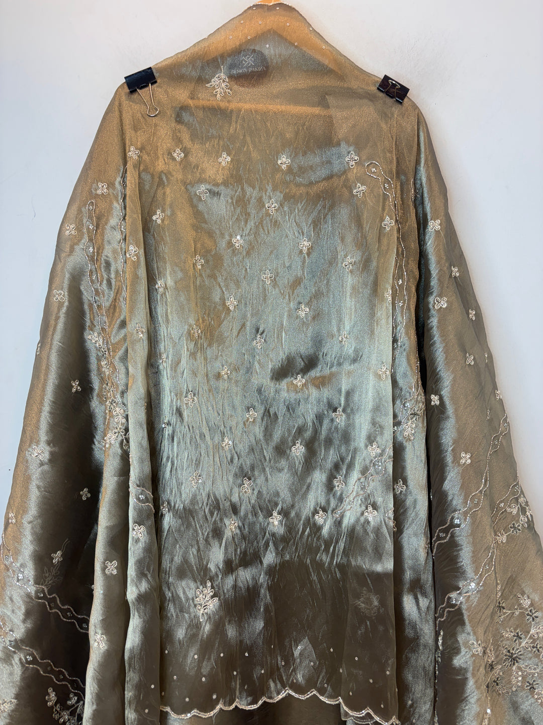 Green Crushed Tissue Suit Set with Aari Work &amp; Dabka Detailing