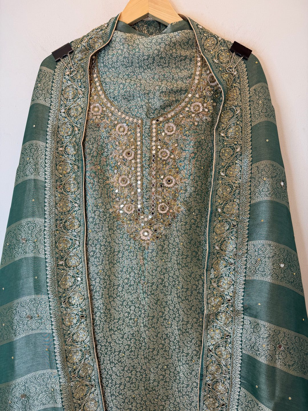 Zehana – Tissue Brocade Handwork Suit