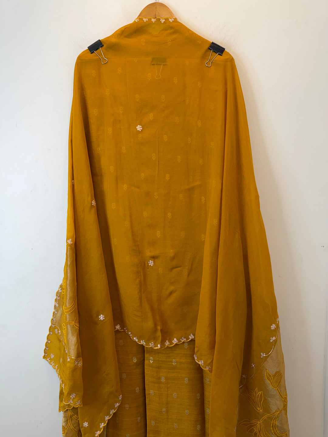Amaina – Raw Silk Dori Work Suit
