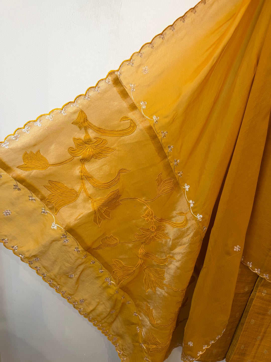 Amaina – Raw Silk Dori Work Suit