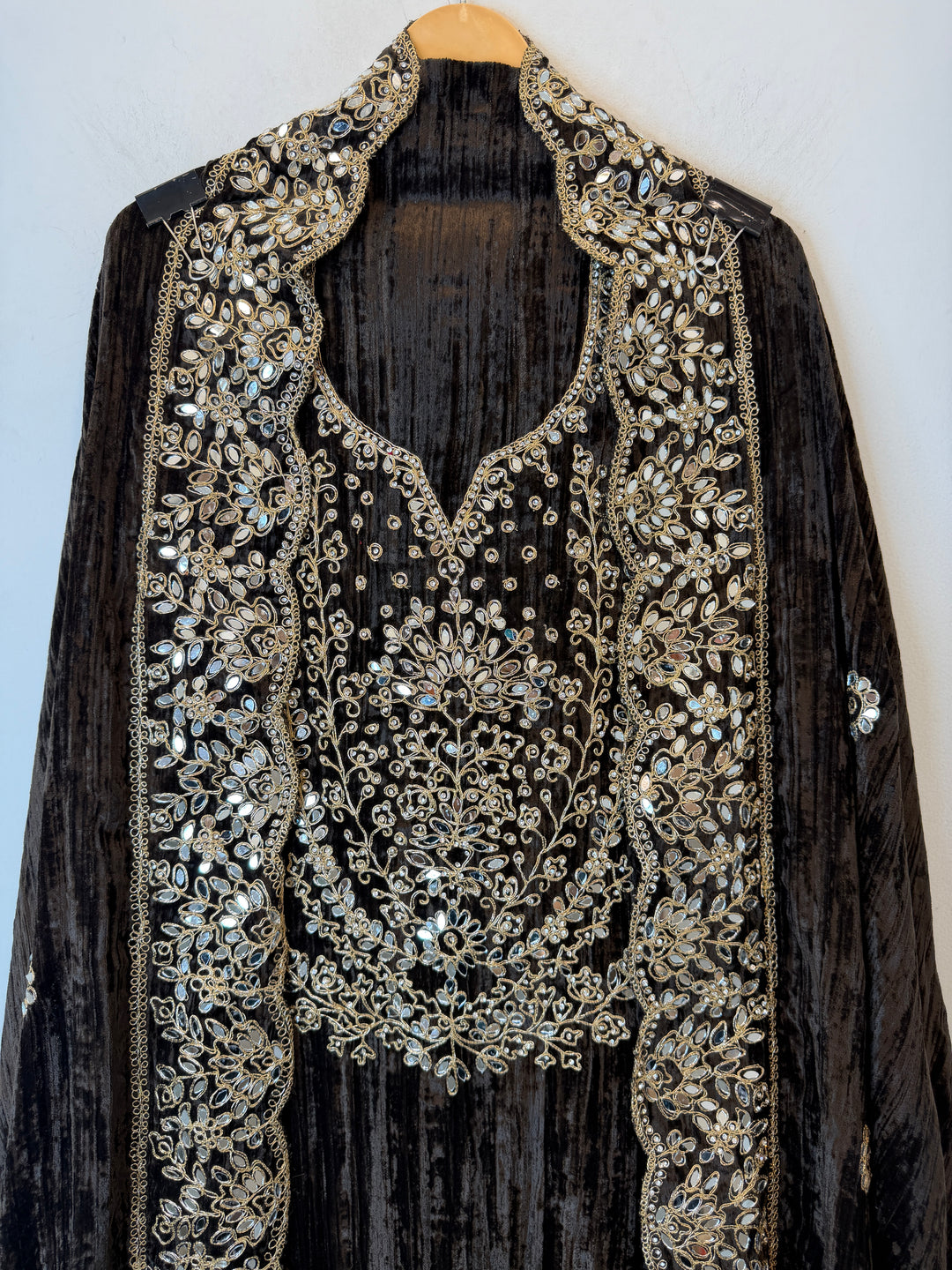 Reynah – Crushed Velvet Mirror Dori Suit