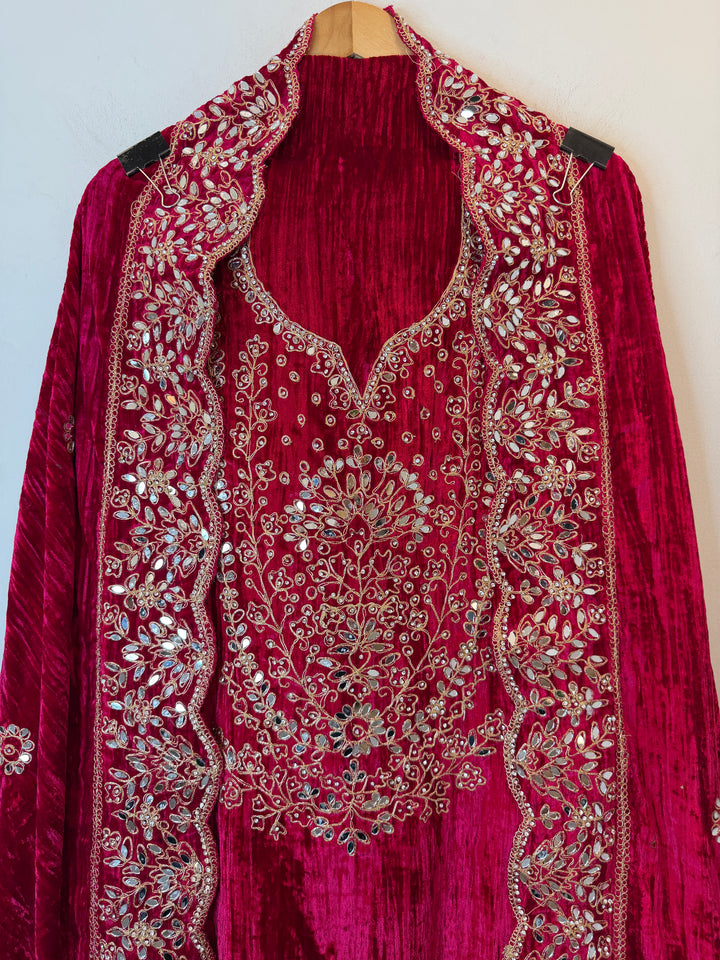 Reynah – Crushed Velvet Mirror Dori Suit