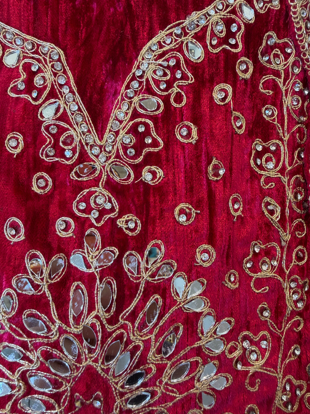 Reynah – Crushed Velvet Mirror Dori Suit