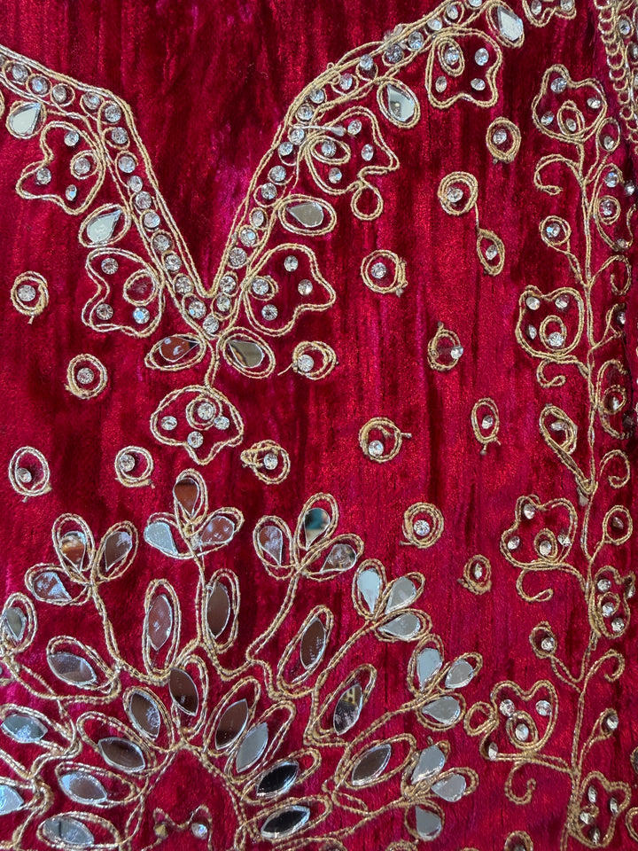 Reynah – Crushed Velvet Mirror Dori Suit