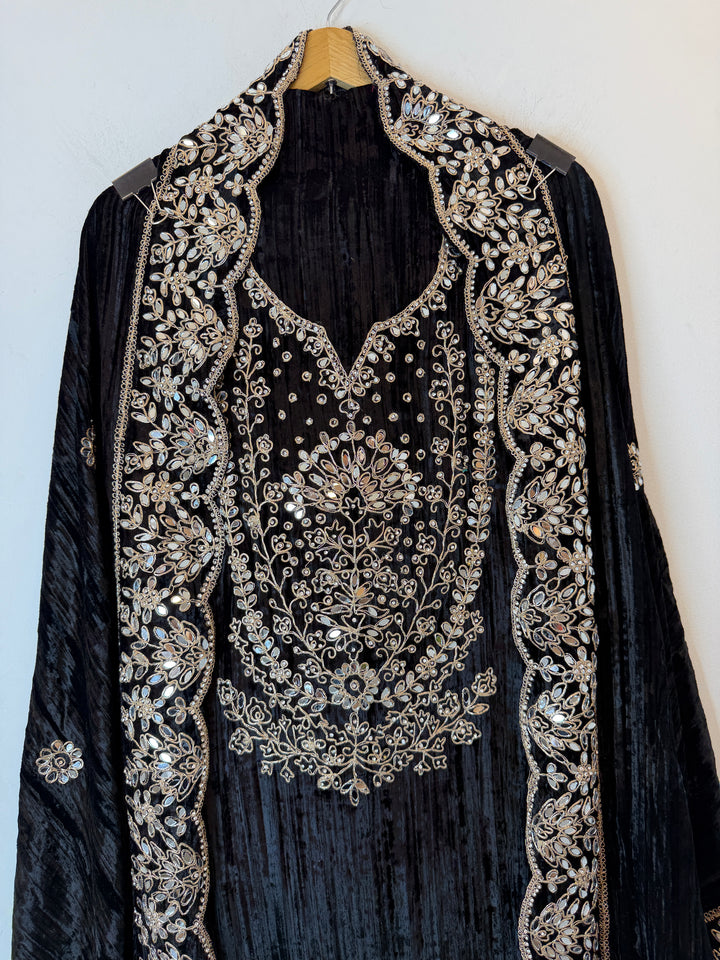 Reynah – Crushed Velvet Mirror Dori Suit