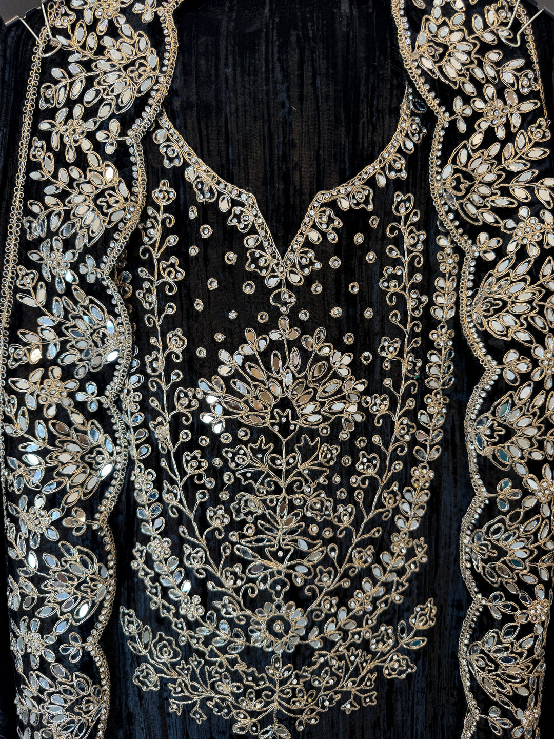 Reynah – Crushed Velvet Mirror Dori Suit