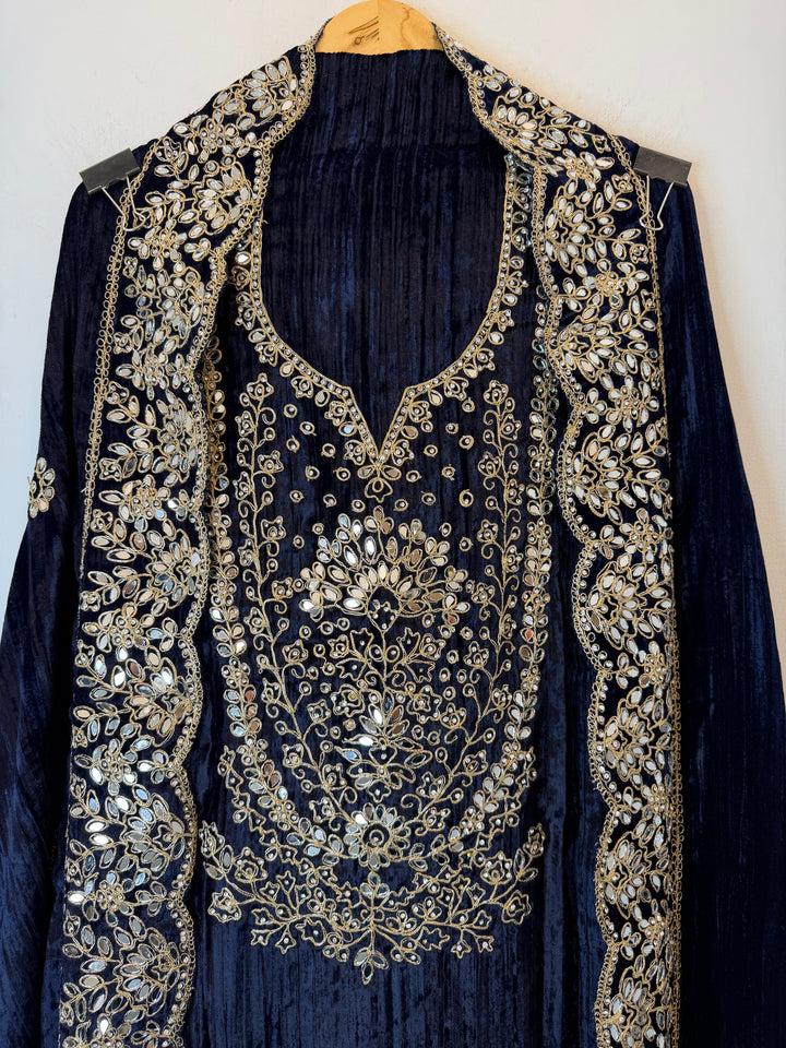 Reynah – Crushed Velvet Mirror Dori Suit
