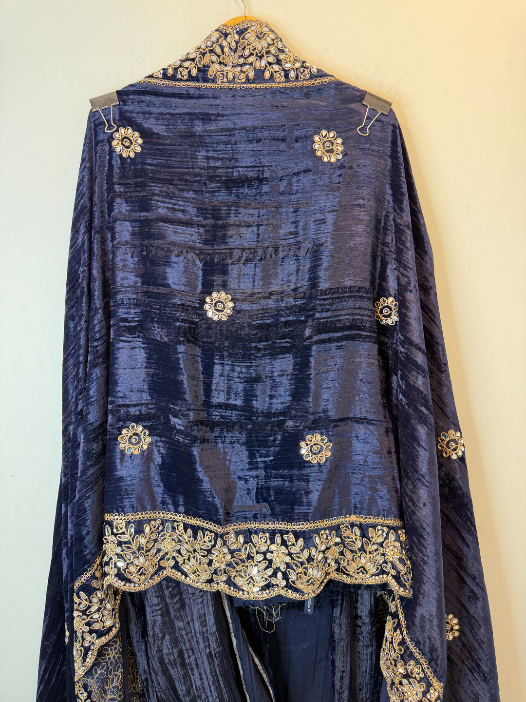 Reynah – Crushed Velvet Mirror Dori Suit